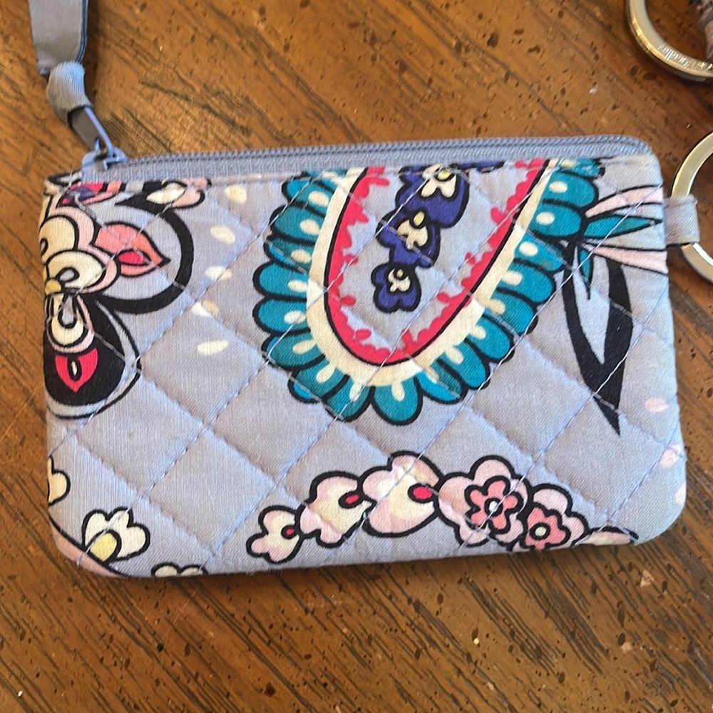 Vera Bradley ID case and Lanyard - Picture 5 of 5